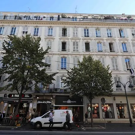 Apartment T3 Au Coeur De Nice